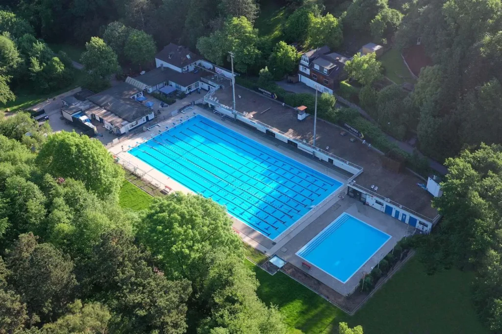 Pool with movable floor, De Waterlinie Culemborg